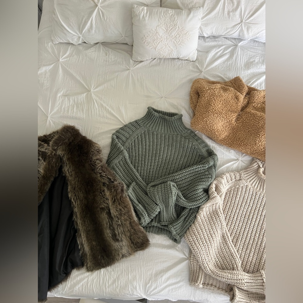 Fur vest reversible, turtle neck sweaters